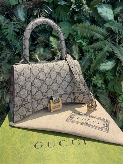 this is not a bag gucci|balenciaga and Gucci collab.